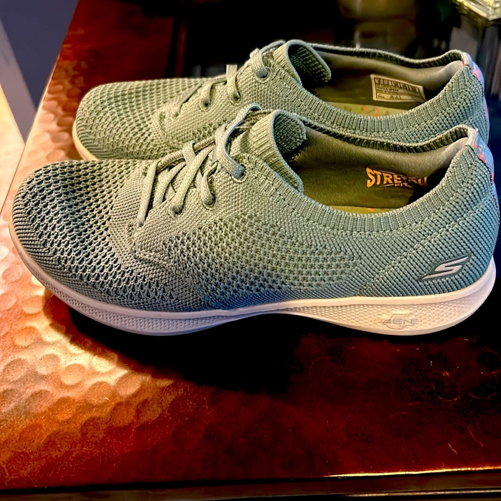 Skechers Green Knit Sneakers